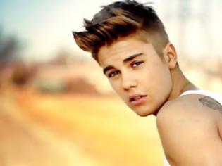 Φωτογραφία για Θα πάθετε πλάκα! Δείτε πώς έκανε τα μαλλιά του ο Justin Bieber! [photo]