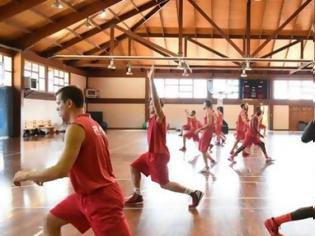 Φωτογραφία για ΣΕ... ΓΝΩΡΙΜΑ ΣΤΕΚΙΑ ΚΑΙ ΦΕΤΟΣ Η ΠΡΟΕΤΟΙΜΑΣΙΑ ΤΩΝ ΠΡΩΤΑΘΛΗΤΩΝ!