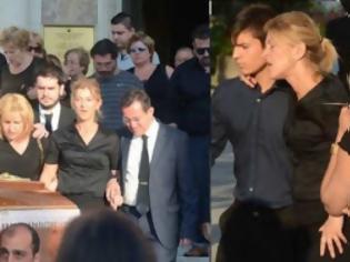 Φωτογραφία για ΑΝΑΤΡΙΧΙΑΑΣΤΙΚΕΣ εικόνες από την κηδεία της Νίκης Νικολοπούλου - ΤΡΑΓΙΚΕΣ φιγούρες οι γονείς της... [photos]