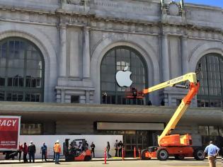 Φωτογραφία για Η Apple ξεκίνησε τις προετοιμασίες του κτιρίου για το WWDC 2016