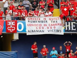 Φωτογραφία για Έντονη αντίδραση του ΥΠΕΞ για το προκλητικό πανο στον αγώνα Αλβανία - Ελβετία