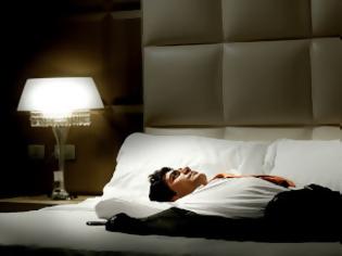 Φωτογραφία για Δεν μπορείτε να κοιμηθείτε σε δωμάτιο ξενοδοχείου; Ορίστε τι να κάνετε...