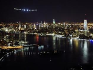 Φωτογραφία για Στα φώτα της Νέας Υόρκης έφτασε το Solar Impulse