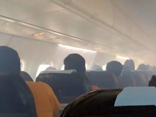 Φωτογραφία για ΠΑΝΙΚΟΣ σε πτήση: Ξαφνικά η καμπίνα γέμισε καπνό και...