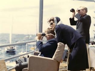 Φωτογραφία για Γιατί ονόμασαν Jackie Onassis νέα πανάκριβα βραχιόλια;