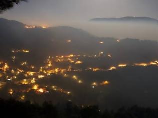 Φωτογραφία για Τινάχθηκαν στον αέρα αποθήκες πυρομαχικών στα Σπήλια της Κύπρου - Κόλαση πυρός [φωτό]