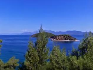 Φωτογραφία για Εγγλεζονήσι : Μόλις 1 ώρα από την Αθήνα βρίσκεται αυτός ο μικρός παράδεισος με τη σκοτεινή ιστορία [video]