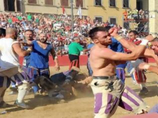 Φωτογραφία για Το πιο βίαιο «ποδόσφαιρο» στον κόσμο διεξάγεται στη Φλωρεντία [video]