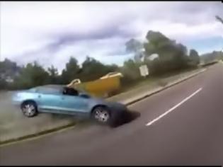 Φωτογραφία για Οδηγός απειλεί μοτοσικλετιστή [video]