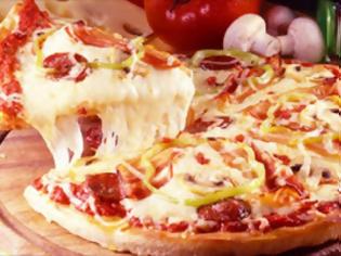 Φωτογραφία για Η επιστήμη μίλησε: Το ιδανικό τυρί για πίτσα είναι...