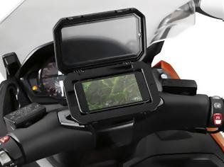 Φωτογραφία για Βάση Smartphone της BMW Motorrad διαθέσιμη για μοτοσικλέτες και scooters μέσω του δικτύου Επίσημων Εμπόρων BMW Motorrad
