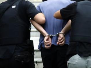 Φωτογραφία για Συνελήφθησαν 11 άτομα στην Αλεξανδρούπολη για μεταφορά παράτυπων μεταναστών