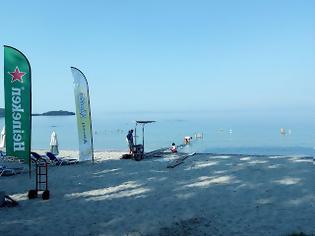 Φωτογραφία για Ηγουμενίτσα: Έβαλαν ράμπα πρόσβασης αναπήρων σε δυο παραλίες [photo]