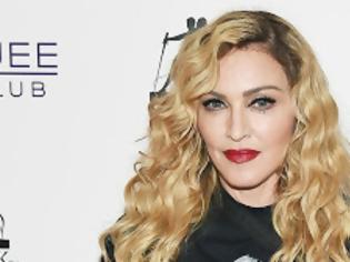 Φωτογραφία για Γιατί η Madonna σταμάτησε να φοράει γάντια; ΔΕΝ ΘΑ ΤΟ ΠΙΣΤΕΥΕΤΕ! [photos]