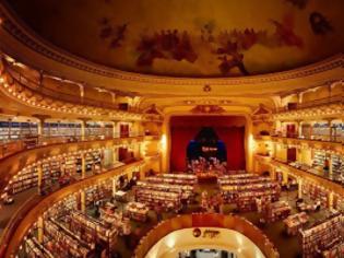 Φωτογραφία για Έχετε δει βιβλιοπωλείο μέσα σε θέατρο; Κι όμως υπάρχει... [photo]
