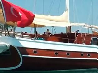 Φωτογραφία για Γέμισε με θαλαμηγούς η Κως μετά το πραξικόπημα στην Τουρκία [video]