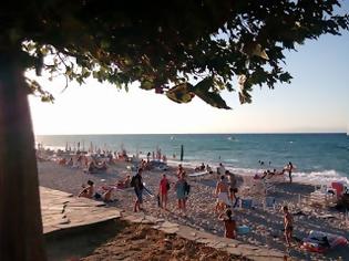 Φωτογραφία για Πευκοχώρι Χαλκιδικής: Η αυθαιρεσία στην παραλία σε όλο της το μεγαλείο [photos]