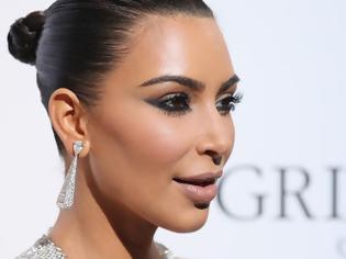 Φωτογραφία για Θα πάθετε πλάκα! Πόσα πήρε η Kim Kardashian για να πάει σε πάρτυ Hamptons και να φωτογραφίζεται με τους καλεσμένους; [photos]