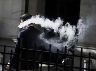 Φωτογραφία για Οι καπνοβιομήχανοι τρολλάρουν την νομοθεσία για το ηλεκτρονικό τσιγάρο
