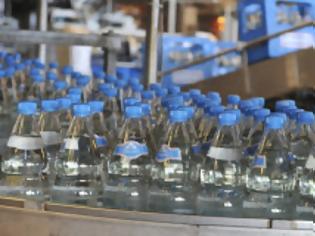 Φωτογραφία για Πορίσματα - σοκ των επιθεωρητών Υγείας: Εμφιαλωμένο νερό από ακάθαρτα εργοστάσια εμφιάλωσης