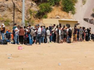 Φωτογραφία για Κατάληψη σε παλιό στρατόπεδο στη Μυτιλήνη - Οι Αρχές παρακολουθούν τα τεκταινόμενα