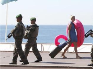 Φωτογραφία για Απαγορεύουν τις μεγάλες τσάντες στις παραλίες των Καννών