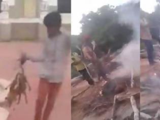 Φωτογραφία για ΦΡΙΚΗ: Φανατικοί Ισλαμιστές καίνε κουτάβια και δείχνουν να το... διασκεδάζουν! [video]