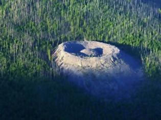 Φωτογραφία για Ένας κρατήρας άγνωστης προέλευσης! [photos]