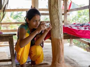 Φωτογραφία για Νεπάλ: Κορίτσια φωτογραφίζουν όσα ΔΕΝ επιτρέπεται να αγγίζουν όταν έχουν περίοδο... ΑΠΙΣΤΕΥΤΟ [photos]