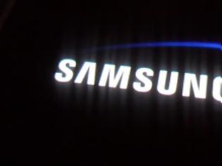 Φωτογραφία για H Samsung ειρωνεύεται την Apple για τη θύρα ακουστικών [video]