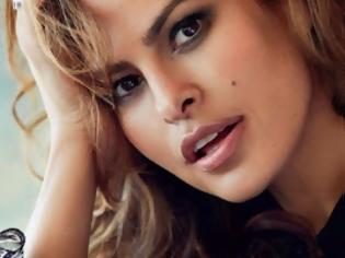 Φωτογραφία για Λύγισε η Eva Mendes λίγο πριν γεννήσει ...