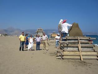 Φωτογραφία για Ξεκίνησε η δημιουργία των γλυπτών στο φεστιβάλ γλυπτικής στην άμμο στην Αμμουδάρα