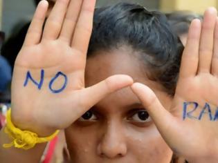 Φωτογραφία για Εμπόριο φρίκης: Βίντεο από ομαδικούς βιασμούς πωλούνται σε καταστήματα στην Ινδία