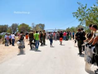 Φωτογραφία για Νέα επεισόδια στο hotspot της Χίου: Λαθρομετανάστες πετροβόλησαν Αστυνομικούς - Ένας στο νοσοκομείο με τραύμα στο πρόσωπο