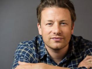 Φωτογραφία για Ο Jamie Oliver έβγαλε την ΠΡΩΤΗ selfie με τον νεογέννητο γιο του και ΕΡΙΞΕ το διαδίκτυο [photo]