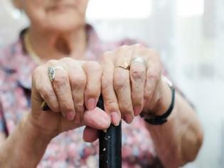 Φωτογραφία για Ποιοι παράγοντες προκαλούν τις πτώσεις ων ηλικιωμένων και πώς μπορούν να προληφθούν;