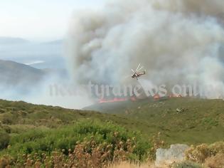 Φωτογραφία για Σκληρή μάχη με τις φλόγες δίνουν οι πυροσβέστες στην Κάρυστο! [vid]