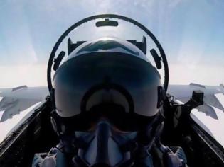 Φωτογραφία για Πιλότος τράβηξε απίστευτη selfie! Δείτε γιατί