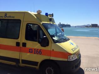 Φωτογραφία για Ασθενοφόρα του ΕΚΑΒ έχουν ήδη μεταβεί στον Πειραιά για να παραλάβουν τραυματίες