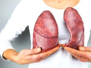Φωτογραφία για Καρκίνος του πνεύμονα: Διαβάστε ποιες είναι οι ΠΡΩΤΕΣ ενδείξεις