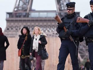 Φωτογραφία για Σχεδόν ένα δισ. ευρώ έχασε το Παρίσι μετά τα τρομοκρατικά χτυπήματα