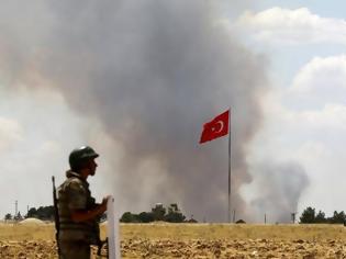 Φωτογραφία για «Σφυροκοπεί» στόχους στα σύνορα με τη Συρία η Τουρκία!