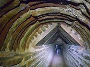 Φωτογραφία για Μια πολύ μεγάλη ανακάλυψη βρίσκεται στην υπόγεια Αθήνα  - Τι κρύβεται εκεί και γιατί φοβούνται να το αποκαλύψουν; [video]