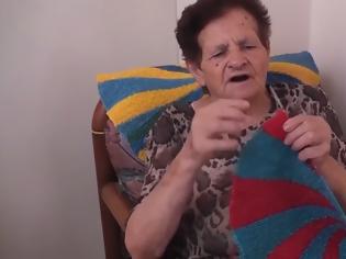 Φωτογραφία για Το μυστικό της γιαγιάς - Φτιάξε χαλάκια από νάιλον σακούλες [video]
