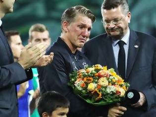 Φωτογραφία για Πλάνταξε στο κλάμα ο Σβάινσταϊγκερ στο τελευταίο του ματς με την Εθνική Γερμανίας  [video]