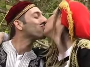 Φωτογραφία για ΑΥΤΟ είναι το πιο ξεκαρδιστικό βίντεο γάμου και τραβήχτηκε στην Κρήτη... [video]
