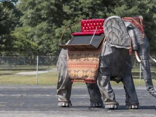 Φωτογραφία για Ελέφαντας με κινητήρα Ford! [video]