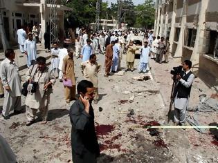 Φωτογραφία για Δύο εκρήξεις με 12 νεκρούς στο Πακιστάν και 52 τραυματίες
