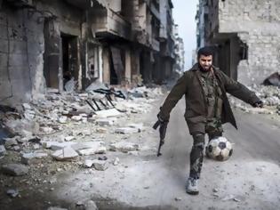 Φωτογραφία για Το ISIS βάζει δικούς του κανόνες και στο ποδόσφαιρο στη Συρία!