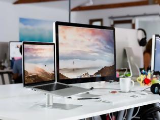 Φωτογραφία για Η Apple προωθεί τα νέα των MacBook Air και Pro